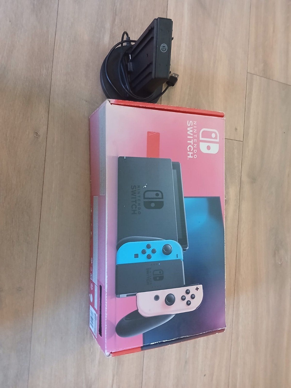 Nintendo Switch, Games en Spelcomputers, Ophalen of Verzenden, Zo goed als nieuw, Met 2 controllers, Switch Original