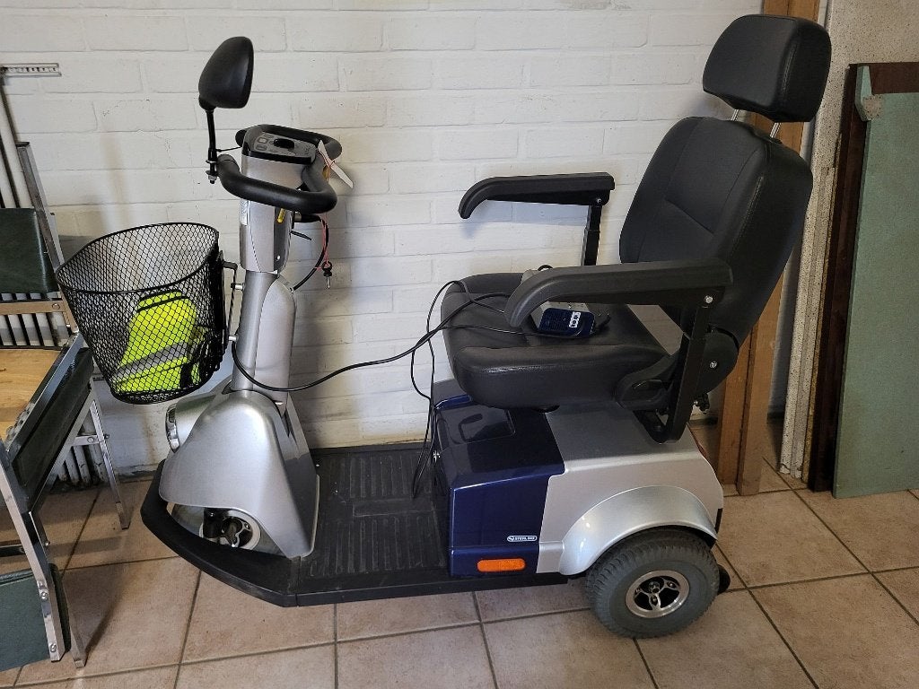 scootmobiel Handicare Fortress Calypso (3 wielen), Diversen, Ophalen, 10 km/u of minder, Zo goed als nieuw, 36 t/m 45 km