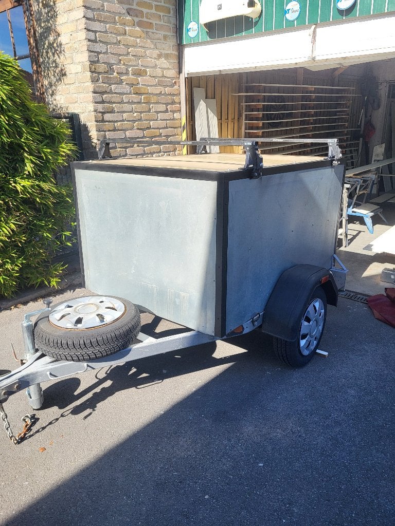 Aanhangwagen, Enlèvement, Utilisé