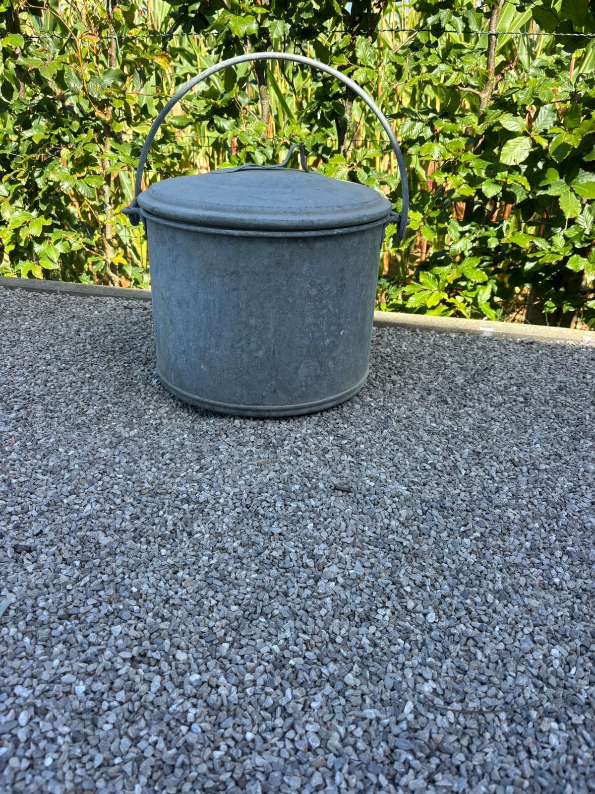 Bouilloire en zinc avec couvercle et poignée lourde, Jardin & Terrasse, Enlèvement, Comme neuf