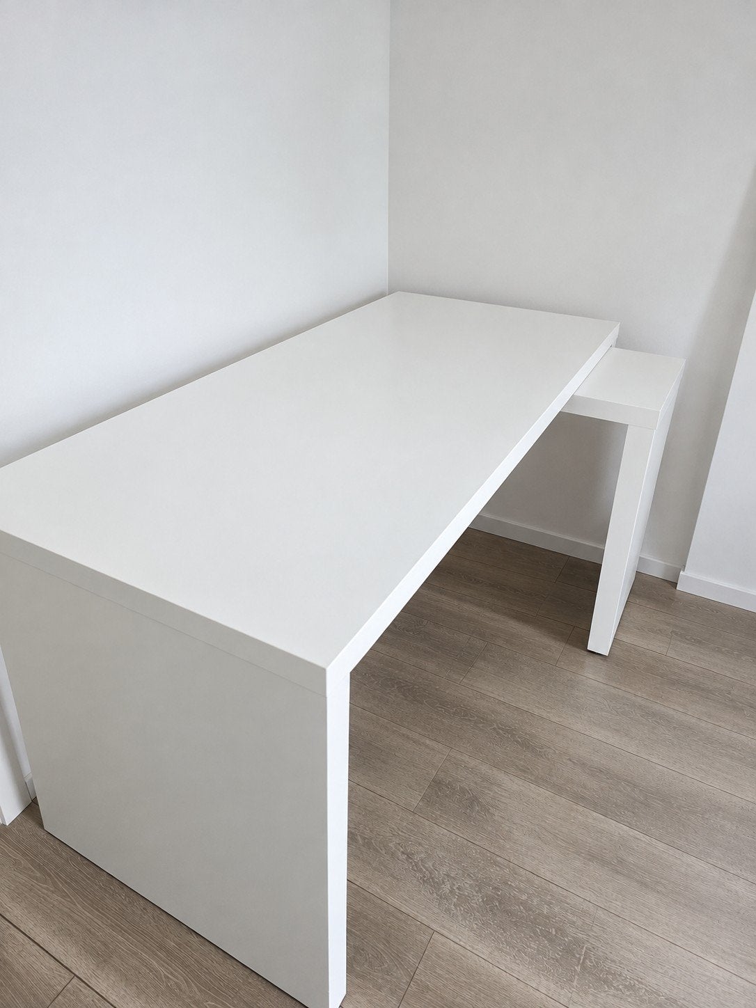 Bureau met uittrekbaar blad, wit van Ikea, Ophalen, Zo goed als nieuw, IKEA, Wit