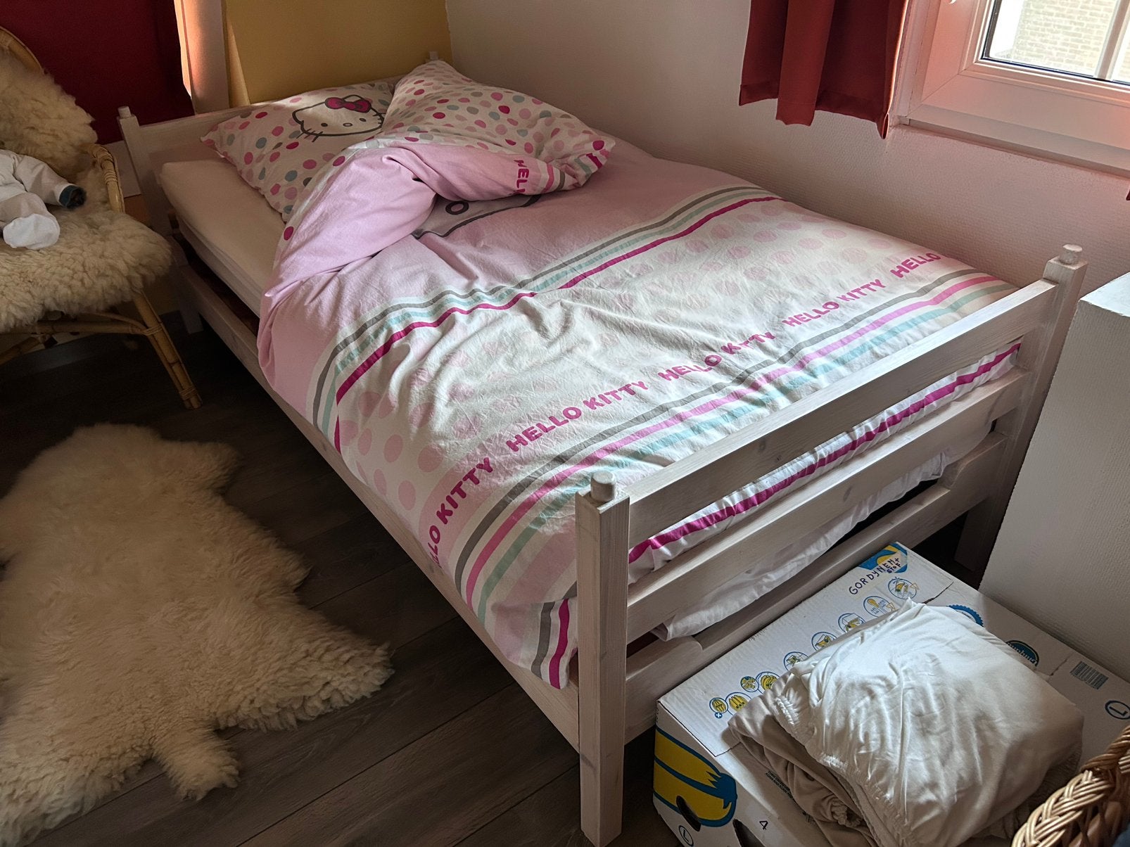 Eenpersoonsbed met lattenbodem en matras, Huis en Inrichting, Ophalen, Zo goed als nieuw