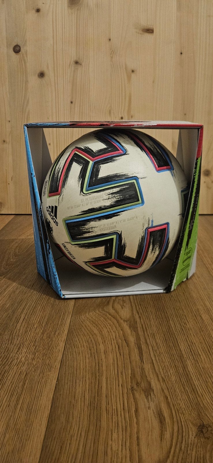 Officiële EK bal, Ophalen, Nieuw