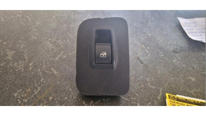 Commutateur vitre électrique d'un Fiat Fiorino, -, 3 mois de garantie, Utilisé, Fiat