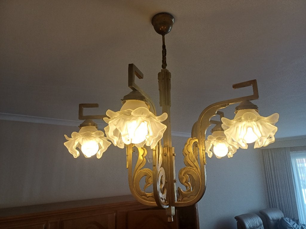 Koperen luster, Ophalen