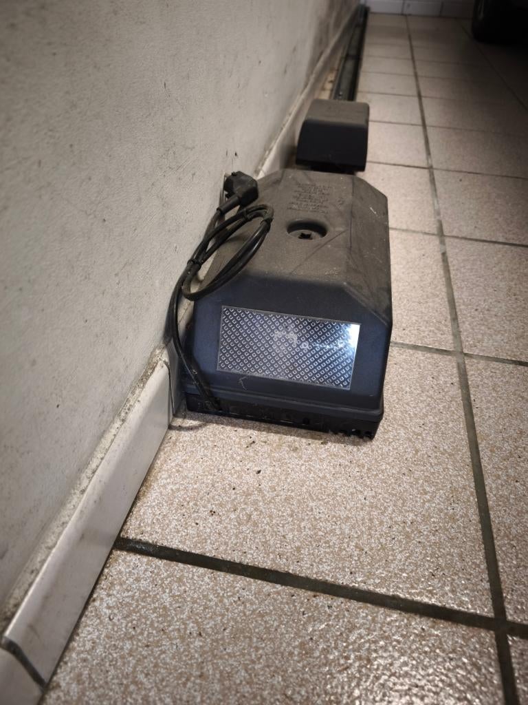 Motor voor Sectionaal poort + 3 afstandbedieningeng, Ophalen, Gebruikt