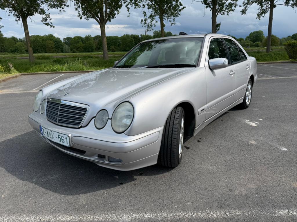 Mercedes e220 cdi, Autos, Boîte manuelle, Achat