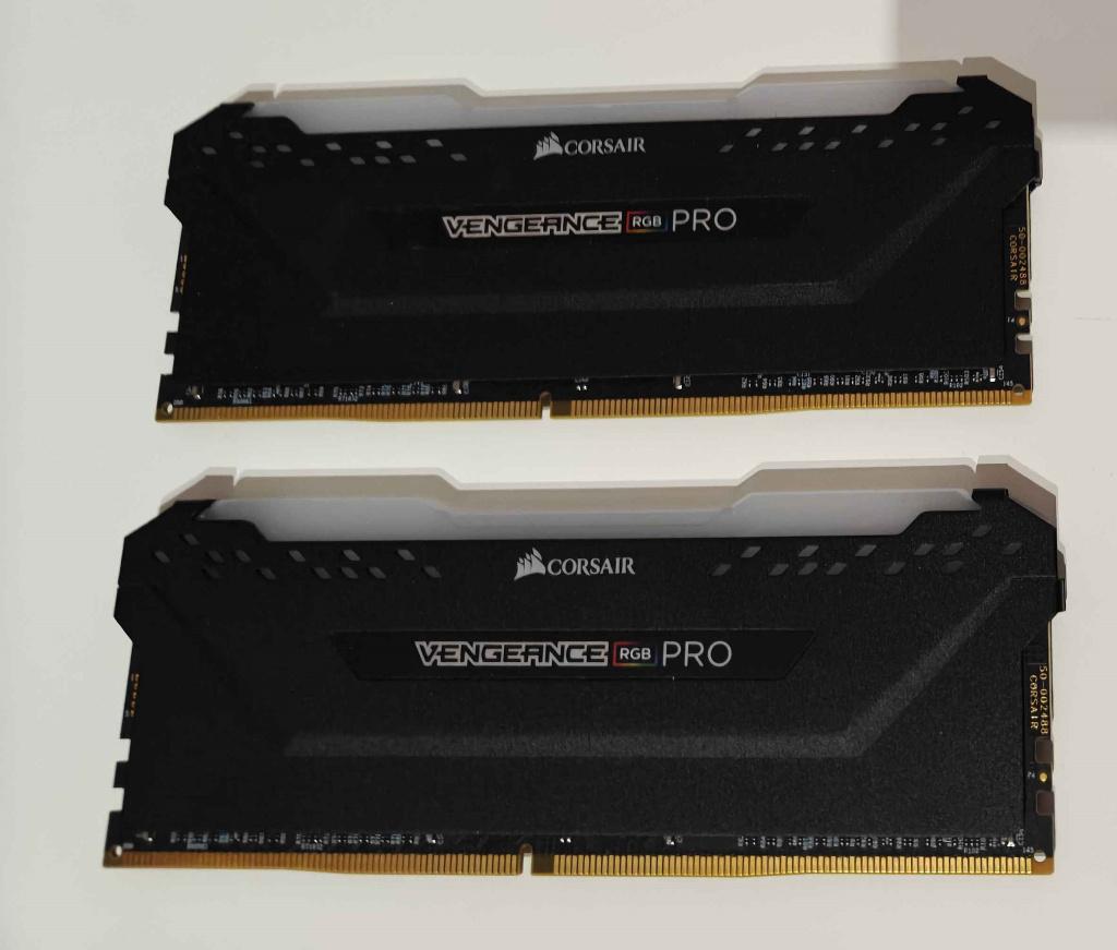 Corsair Vengeance RGB Pro 32GB 2x16 DDR4 3200MHz, Computers en Software, RAM geheugen, 32 GB, DDR4, Ophalen of Verzenden, Zo goed als nieuw