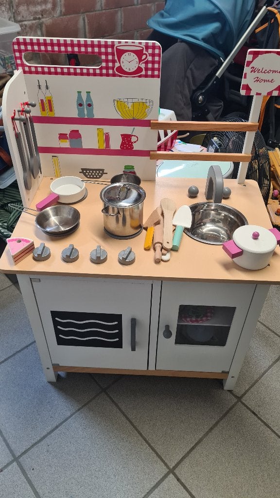 speelgoedkeukentje met toebehoren, Enfants & Bébés, Jouets | Jouer aux cuisines, Enlèvement, Comme neuf, Bois, Jouer à la cuisine