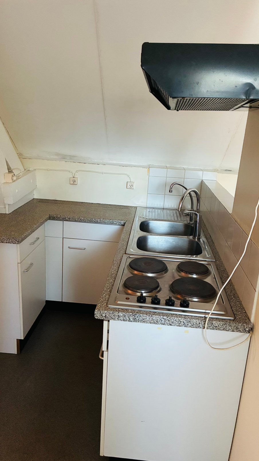 Gratis Keuken met kookplaat, dampak en wasbak., Ophalen, Gebruikt, Wit, Hoekkeuken