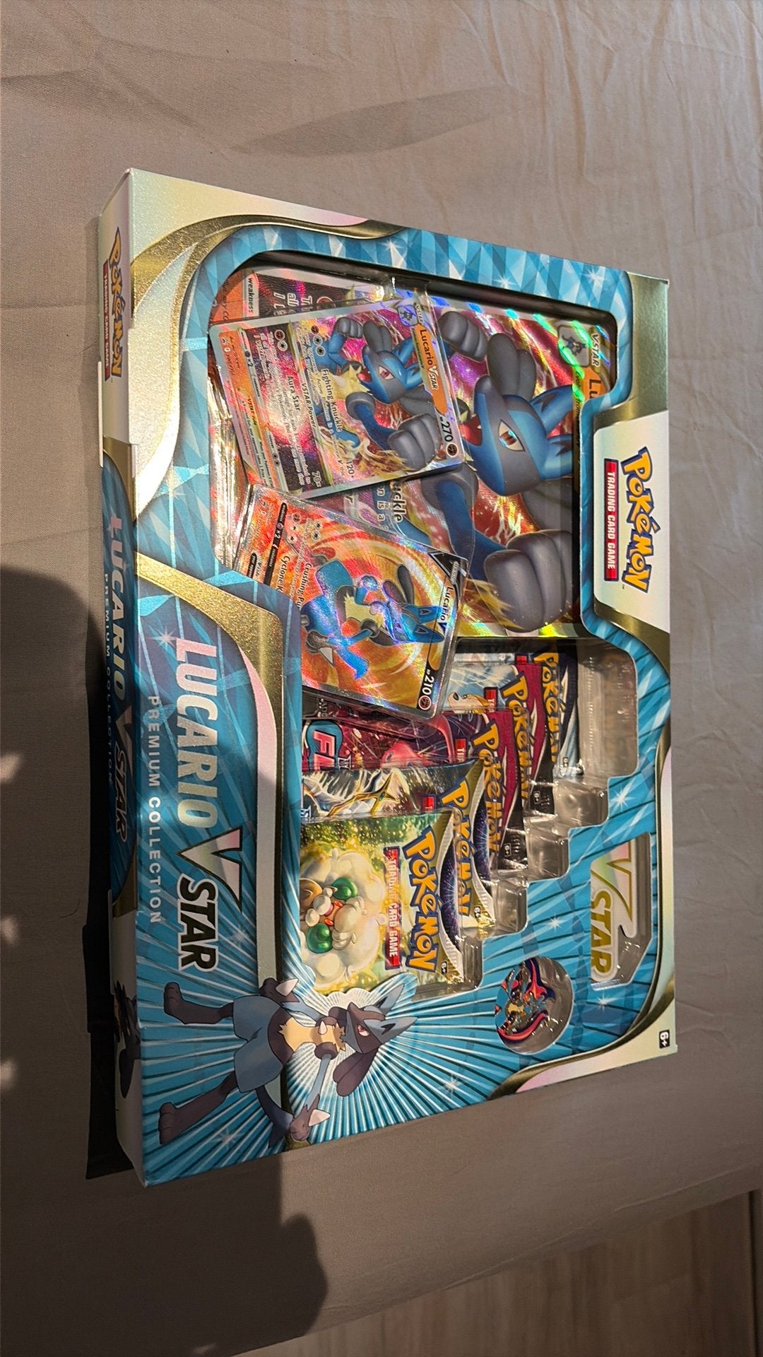 Pokemon Lucario vstar Colection box, Enlèvement, Neuf, Booster box, Foil