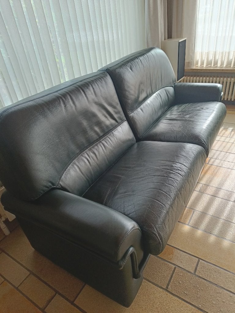 Donkergroen lederen salon, Huis en Inrichting, Ophalen, Gebruikt, Rechte bank, Tijdloos