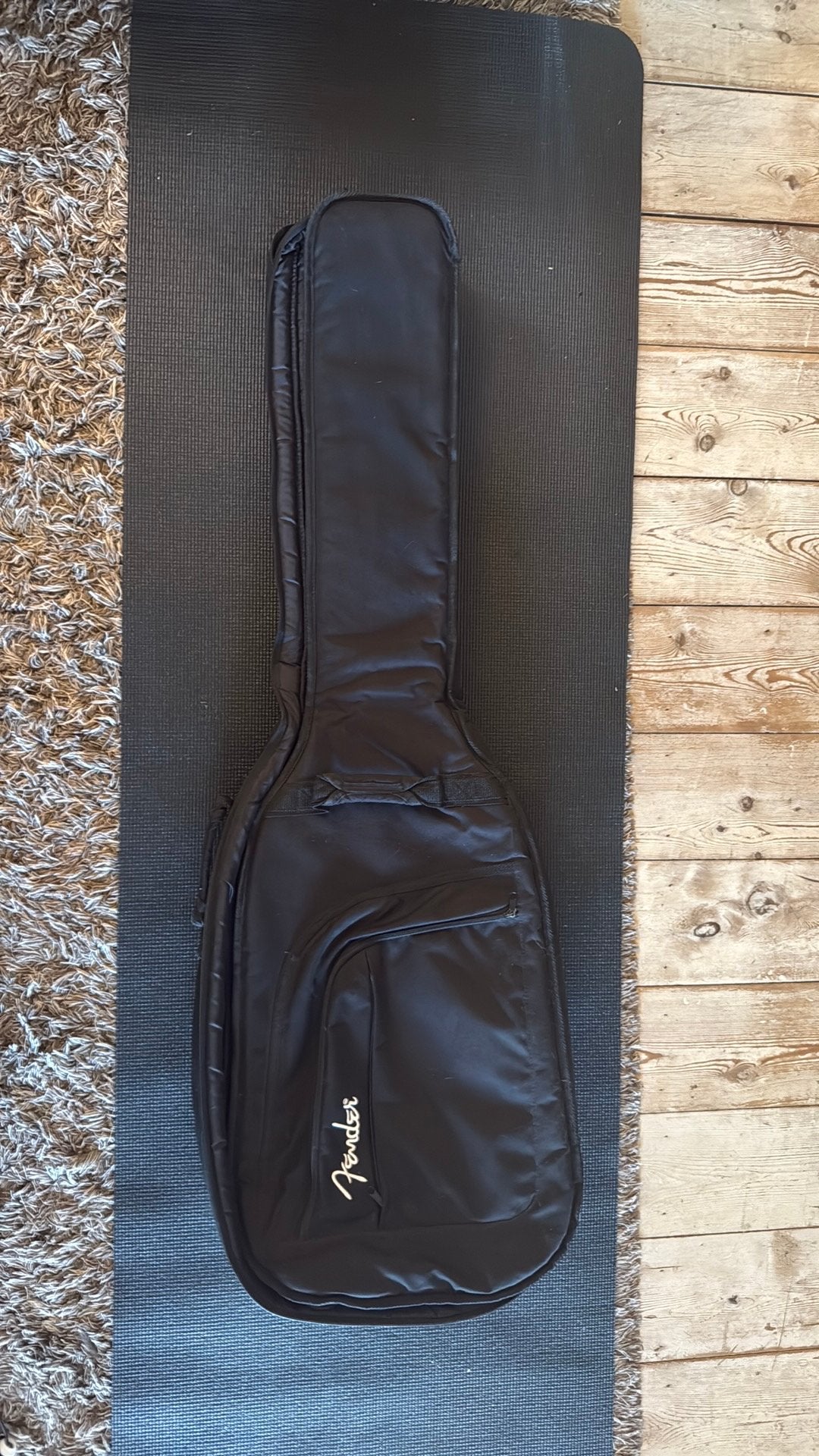 HOUSSE DE TRANSPORT / ÉTUI SOUPLE POUR GUITARE/ BASSE FENDER, Enlèvement, Comme neuf, Guitare électrique, Flight case