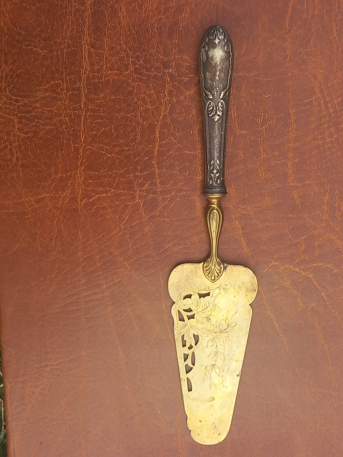 Vintage verzilverde taartschep met opengewerkt bloemenmotief, Antiek en Kunst, Ophalen