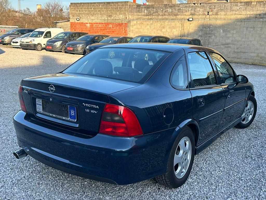 Opel vectra 1.6i essence /airco/88.000km ct ok, Autos, Entreprise, Boîte manuelle, Entretenue par le concessionnaire, Tissu