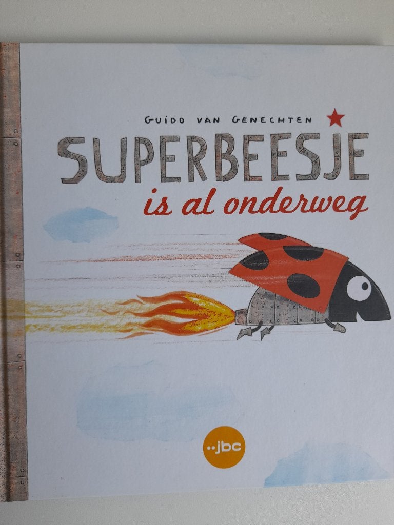Superbeesje is al onderweg.  Boek met knuffel, Boeken, Ophalen of Verzenden, Zo goed als nieuw