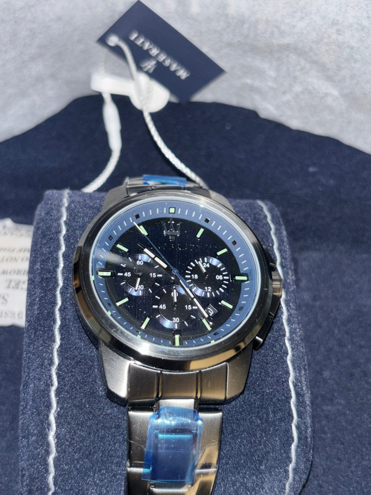 VINTED: ARMANII66, Envoi, Comme neuf