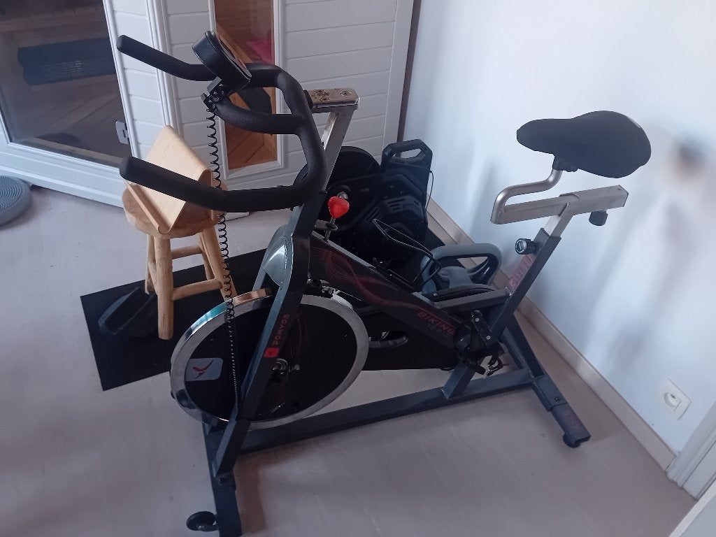 Domyos spinningfiets, Sports & Fitness, Appareils de fitness, Enlèvement, Comme neuf, Jambes, Vélo de spinning