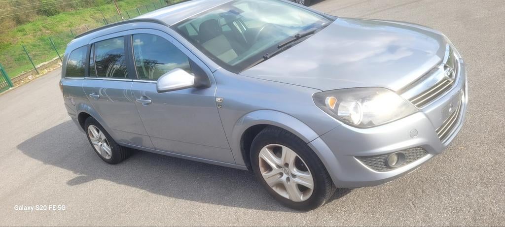 OPEL ASTRA BREAK 2010+1.4ES+CTOK+FEUILLE ROSE À 1499EU, Achat, Entreprise, 5 portes, Radio