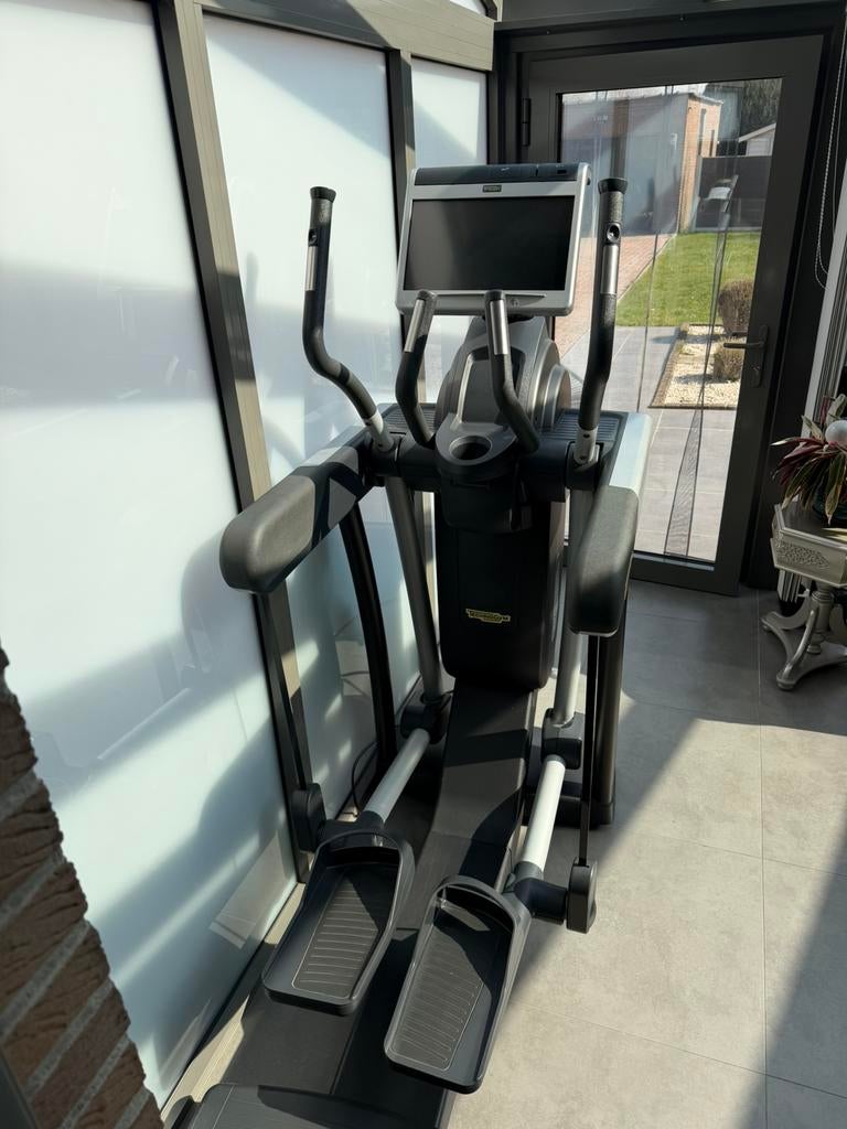 Technogym crosstrainer Vario Excite+ 700i, Ophalen, Zo goed als nieuw