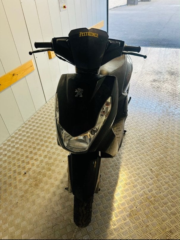 Peugeot Kisbee, Fietsen en Brommers, Scooters | Peugeot, Ophalen, Zo goed als nieuw