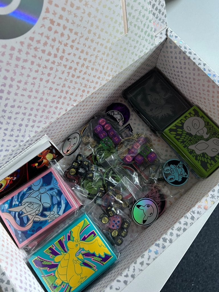 Pokemon coins, sleeves, stickers, ..., Ophalen of Verzenden, Nieuw, Sleeves of Kaarthoesjes