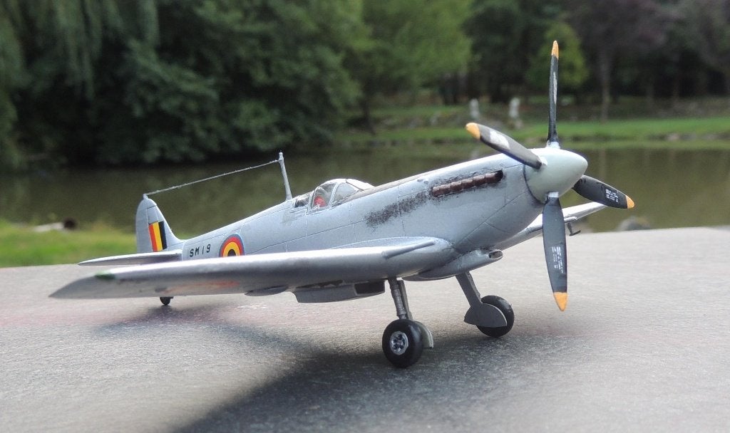 Maquette Supermarine Spitfire LF.IXc/e belge, Envoi, Neuf, 1:72 à 1:144, Avion