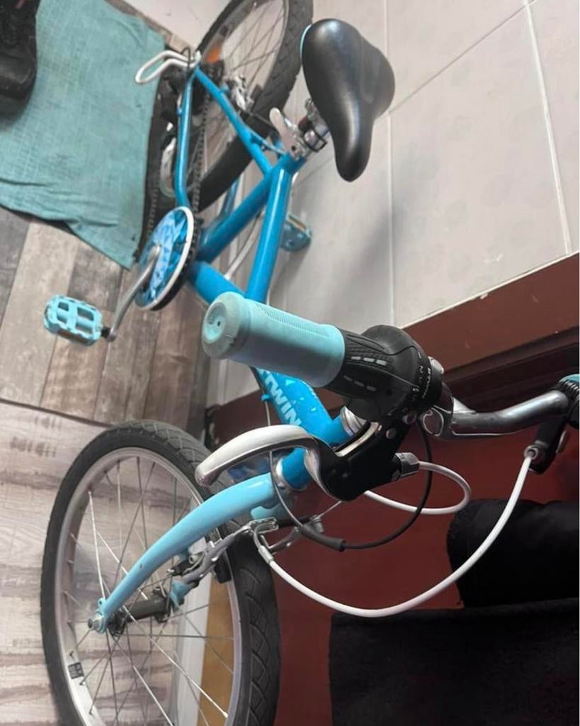 Blauwe fiets, Fietsen en Brommers, Ophalen, Zo goed als nieuw, Terugtraprem
