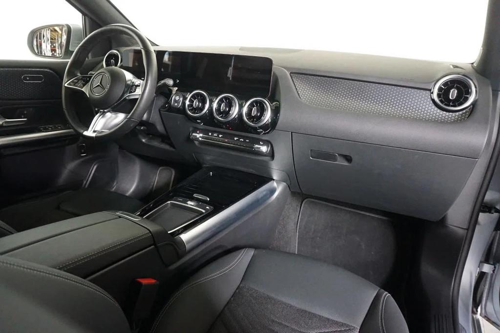 Mercedes-Benz B-CLASS 180 - TREKHAAK WEGKLAPBAAR - PROGESSIV, Auto's, Gebruikt, Zwart, 136 pk, Leder en Stof