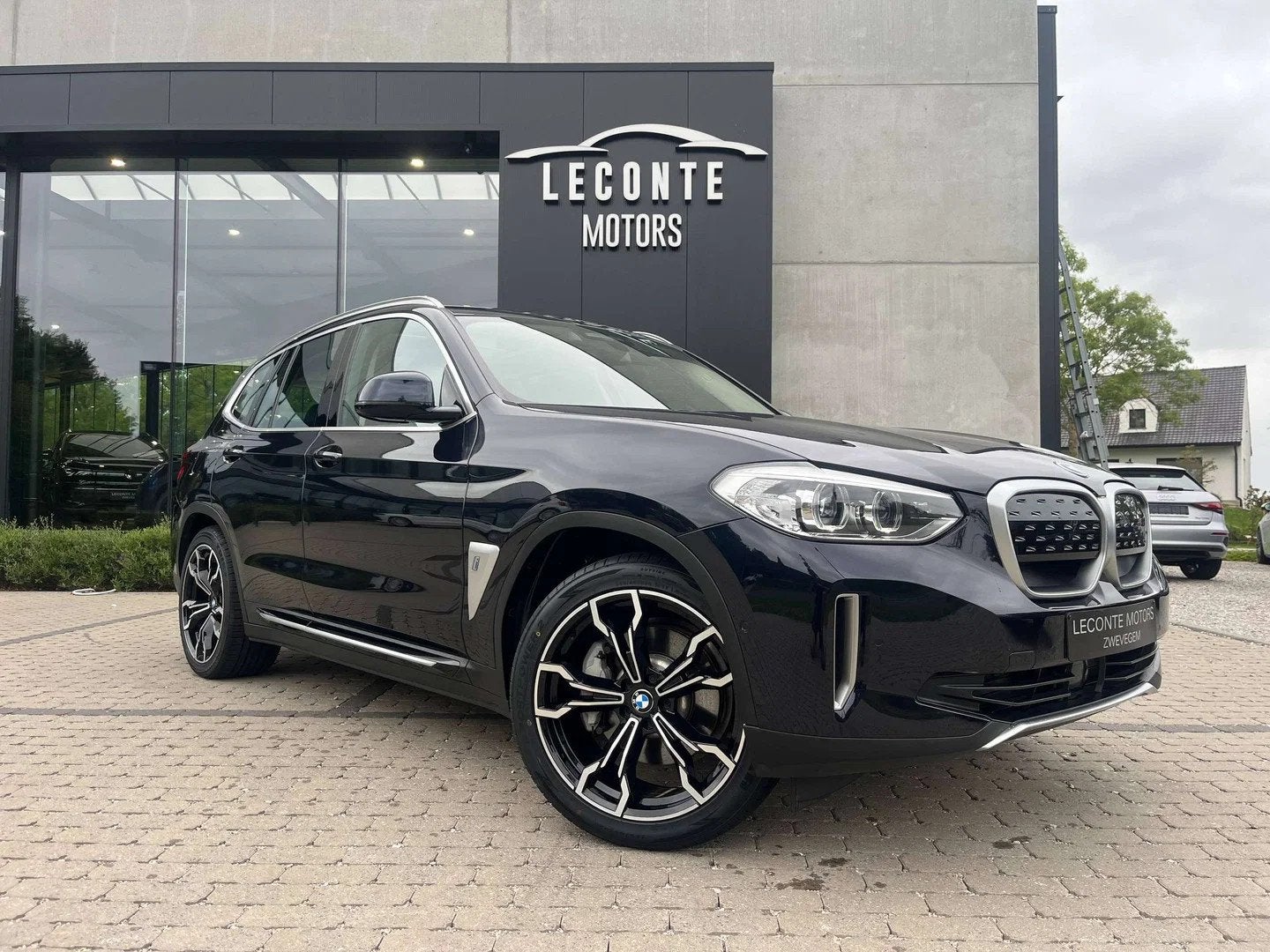 BMW iX3 iX3 80 kWh Panodak/Leder/Memoryseats/Camera/Trekhaak, Autos, Cuir, Achat, Euro 6, Noir