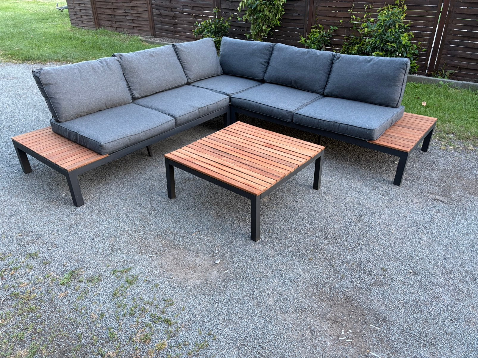 Loungeset aluminium/teakhout met bijhorende kussens en tafel, Tuin en Terras, Tuinsets en Loungesets, Ophalen, Zo goed als nieuw