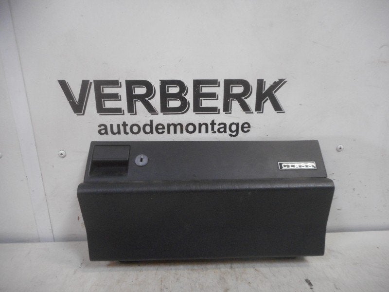 DASHBOARDKASTJE Mercedes-Benz 190 (W201) (2016890087s), Gebruikt, Mercedes-Benz, Dialog.mb@mercedes-benz.com, Mercedes-Benz AG