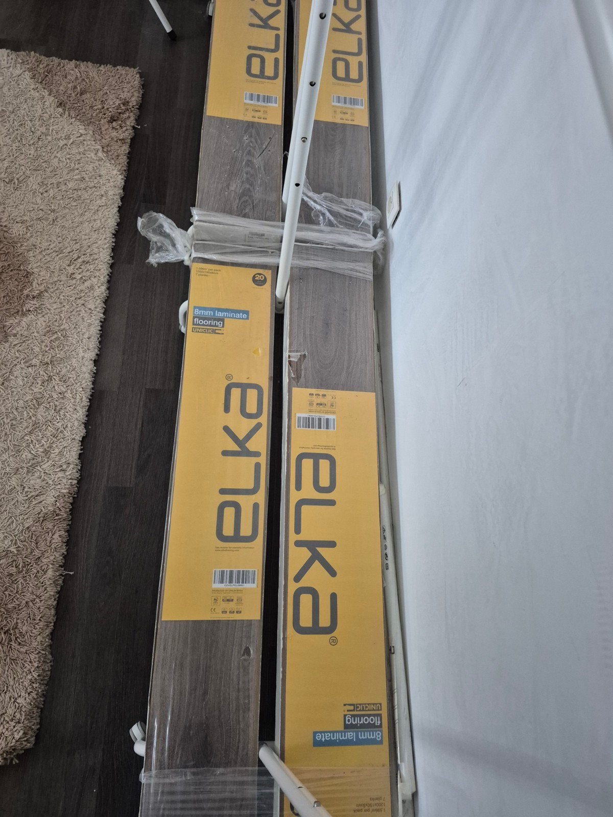 TE KOOP: Grijs bruine laminaat, 80 euro voor alles!, Doe-het-zelf en Bouw, 50 tot 150 cm, 5 tot 10 m², Zo goed als nieuw, Laminaat