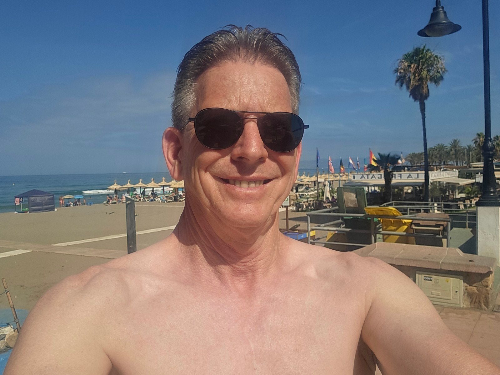 welke leuke vrouw wil graag een dagje mee naar de sauna, ?, Contacts & Messages