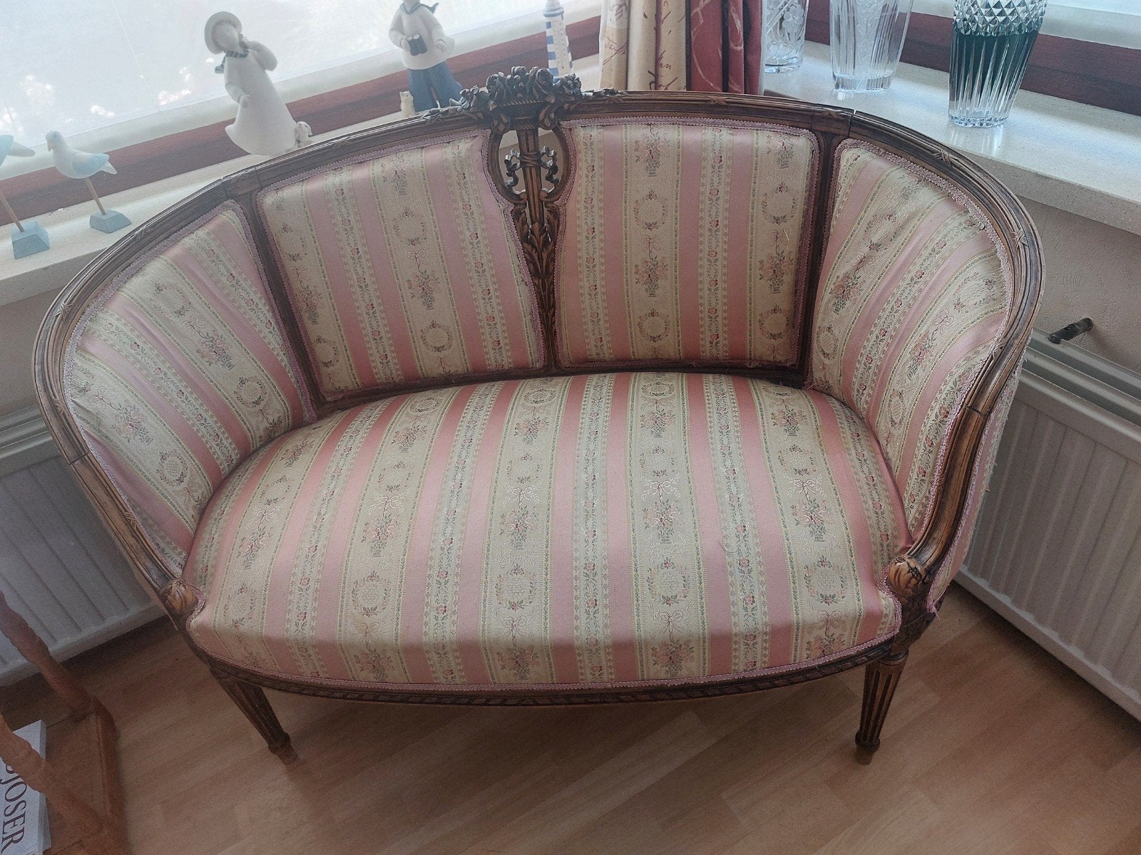 Klassieke zetel Louis XVI, Enlèvement