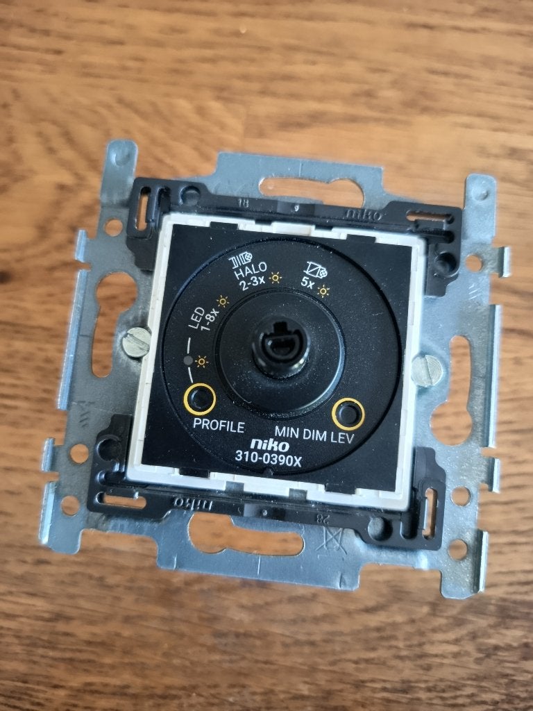 Socle variateur dimmer Niko, Doe-het-zelf en Bouw, Ophalen of Verzenden, Zo goed als nieuw, Dimmer