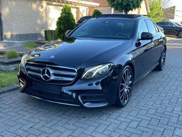 Mercedes-Benz E-klasse 220 d AMG LINE PANO NAVI CAMERA LED, Auto's, Automaat, 4 deurs, Gebruikt, Zwart