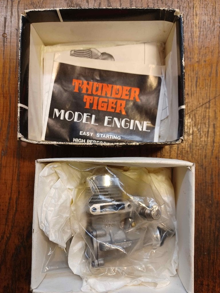 moteur Thunder tiger 3,25cc Neuf dans boîte, Enlèvement ou Envoi, Neuf, Nitro