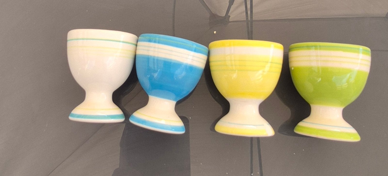 Lot de 4 coquetiers colorés Happy, Maison & Meubles, Enlèvement