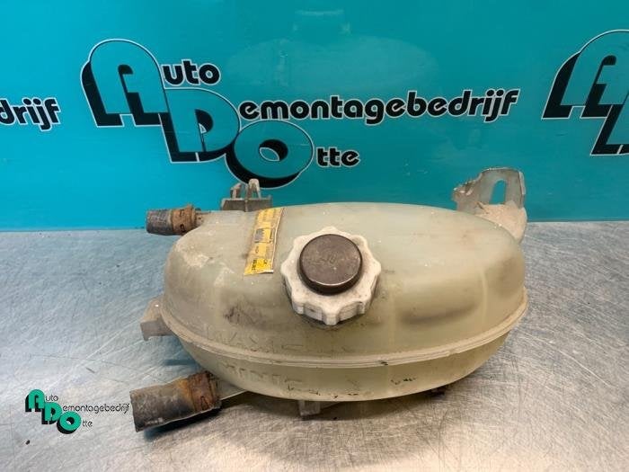 Réservoir d'expansion d'un Opel Movano (Movano 00-), Autos : Pièces & Accessoires, Autres pièces automobiles, Opel, Utilisé, 3 mois de garantie