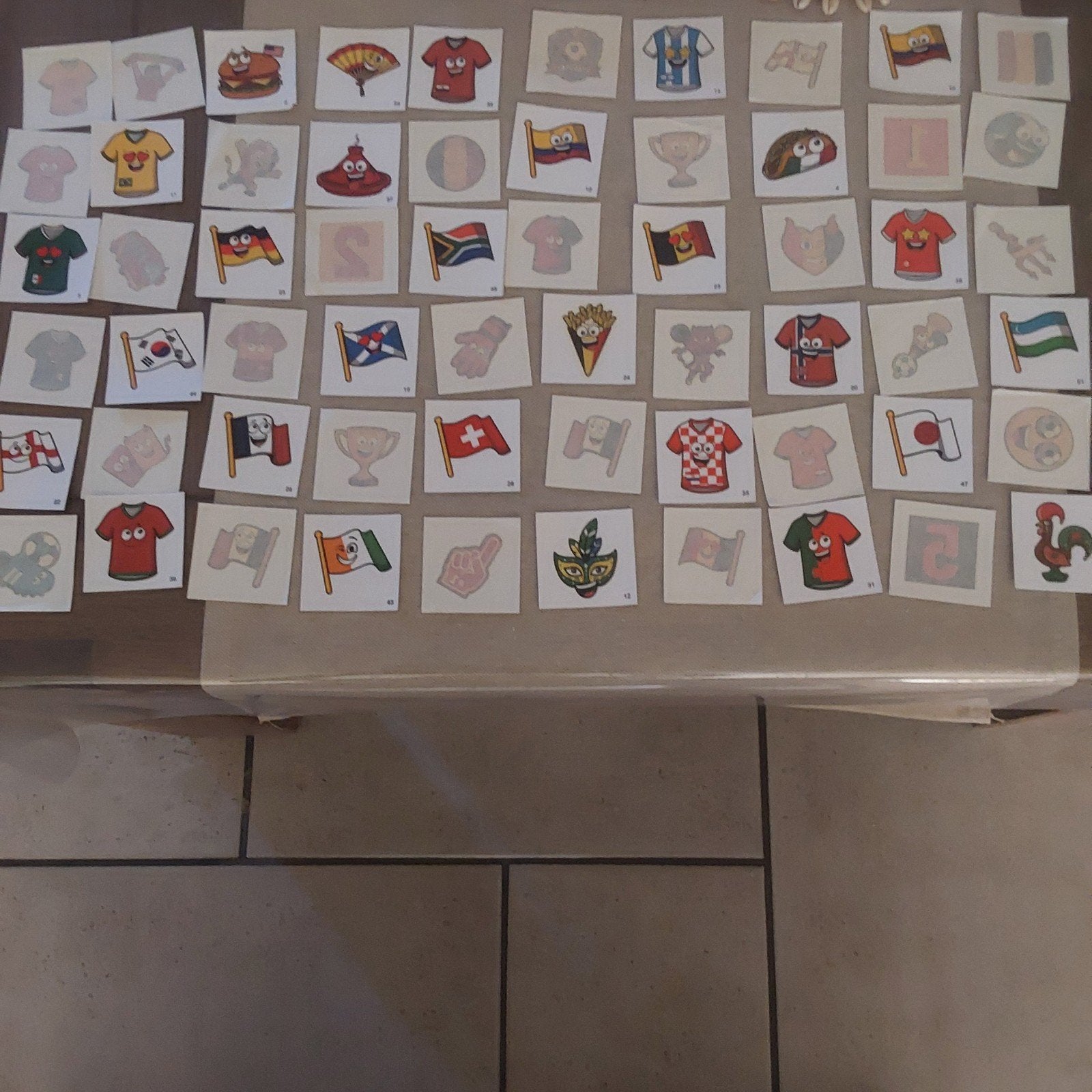 60 verschillende stickers van voetbal van ad delhaize, Verzamelen, Supermarktacties, Ophalen of Verzenden