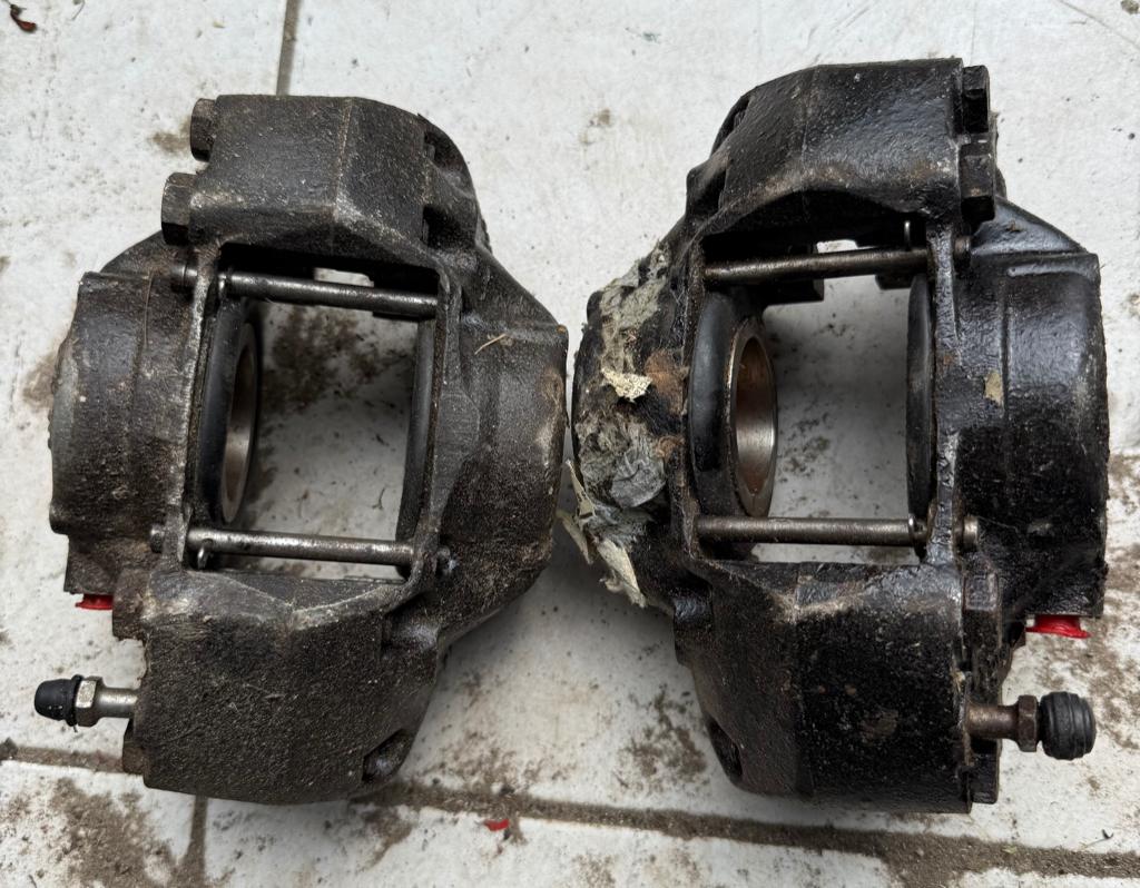 Etriers de freins Triumph TR4 reconditionnés, Enlèvement, Triumph