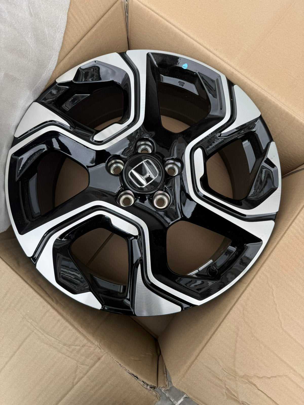 4 jantes honda CR-V 18 pouces neuve, Autos : Pièces & Accessoires, Enlèvement