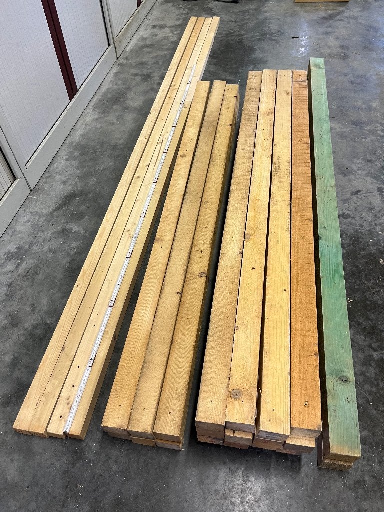 Lot houten kepers en balken in grenen, Doe-het-zelf en Bouw, Ophalen, Grenen, Nieuw, 250 tot 300 cm