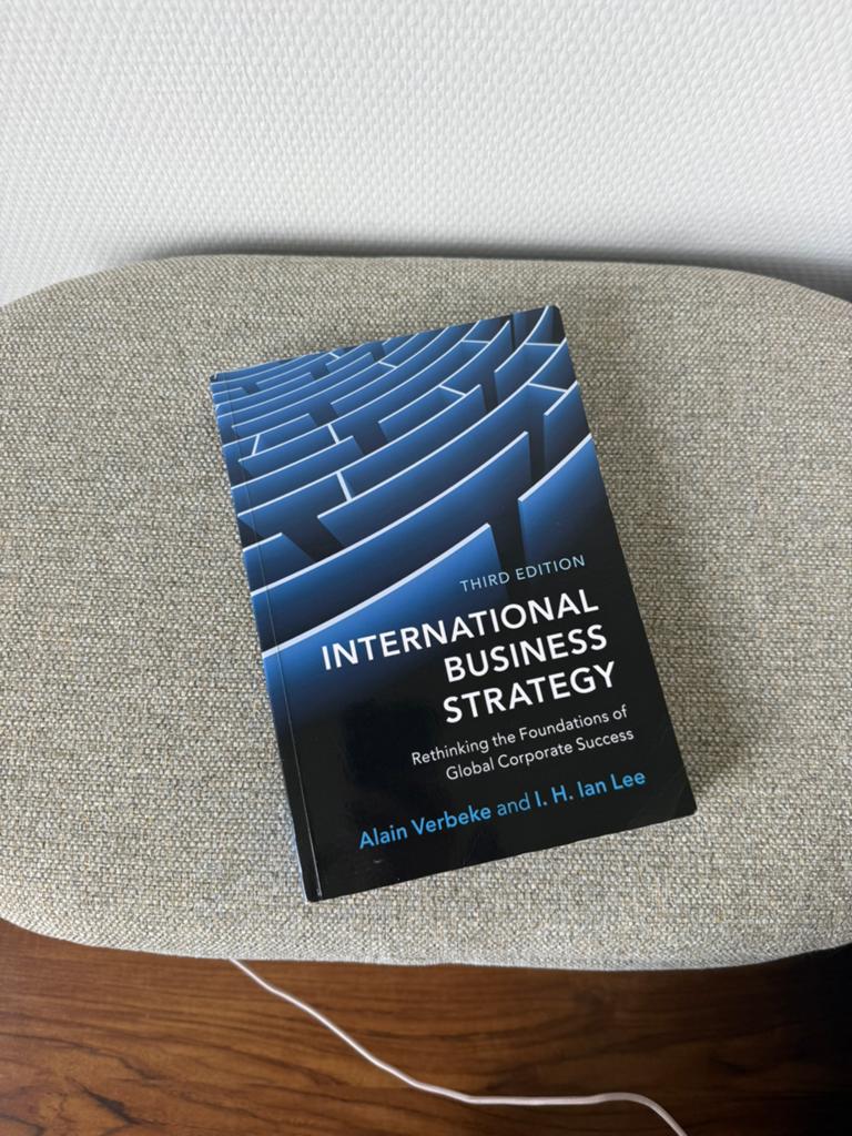 3rd edition International Business Strategy, Boeken, Economie, Management en Marketing, Gelezen, Economie en Marketing, Ophalen of Verzenden