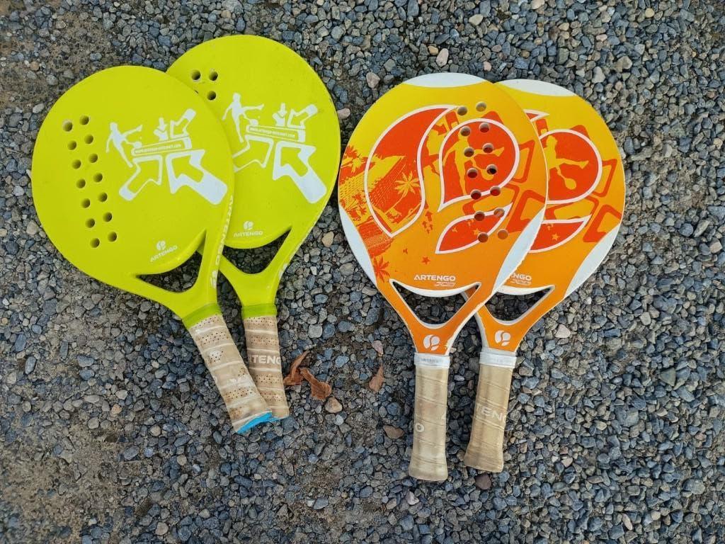 Deux paires de raquettes de tennis de plage, Sport en Fitness, Tennis, Ophalen, Gebruikt, Racket, Overige merken