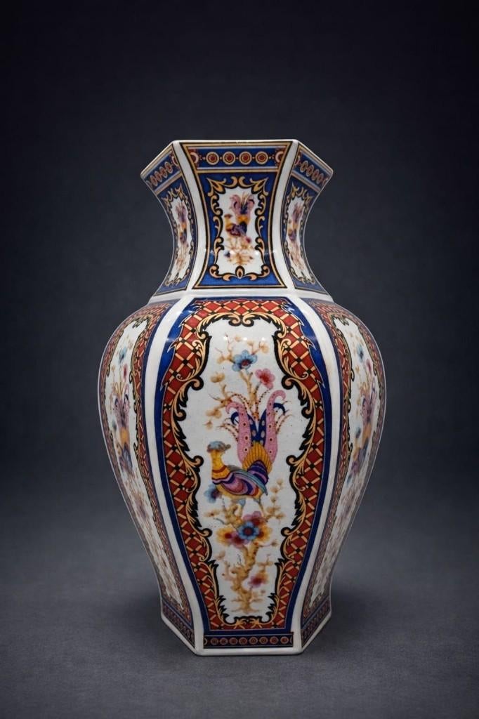 Polychrome zeshoekige keramische vaas, Ophalen