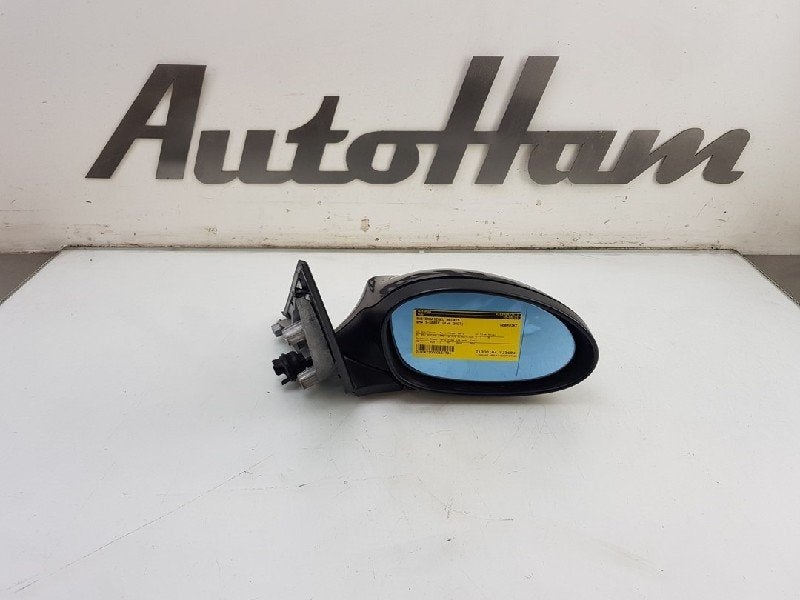 RETROVISEUR EXTERIEUR DROIT BMW 1 serie (E87 / 87N), Utilisé, BMW, Petuelring 130
80809  München, DE, Bayerische Motoren Werke AG