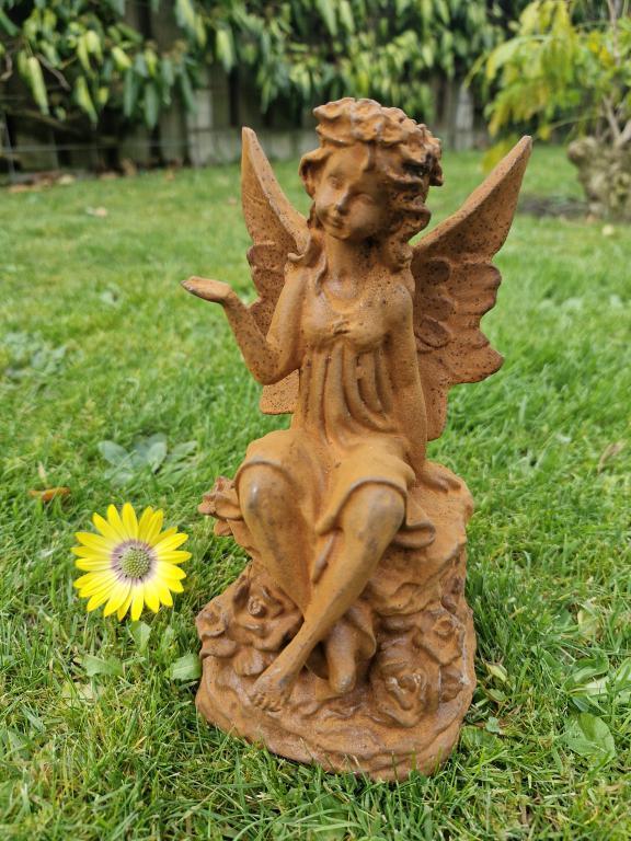 Sfeervolle gietijzeren engel, Tuin en Terras, Tuinbeelden, Nieuw, Engelenbeeld, Metaal, Ophalen of Verzenden
