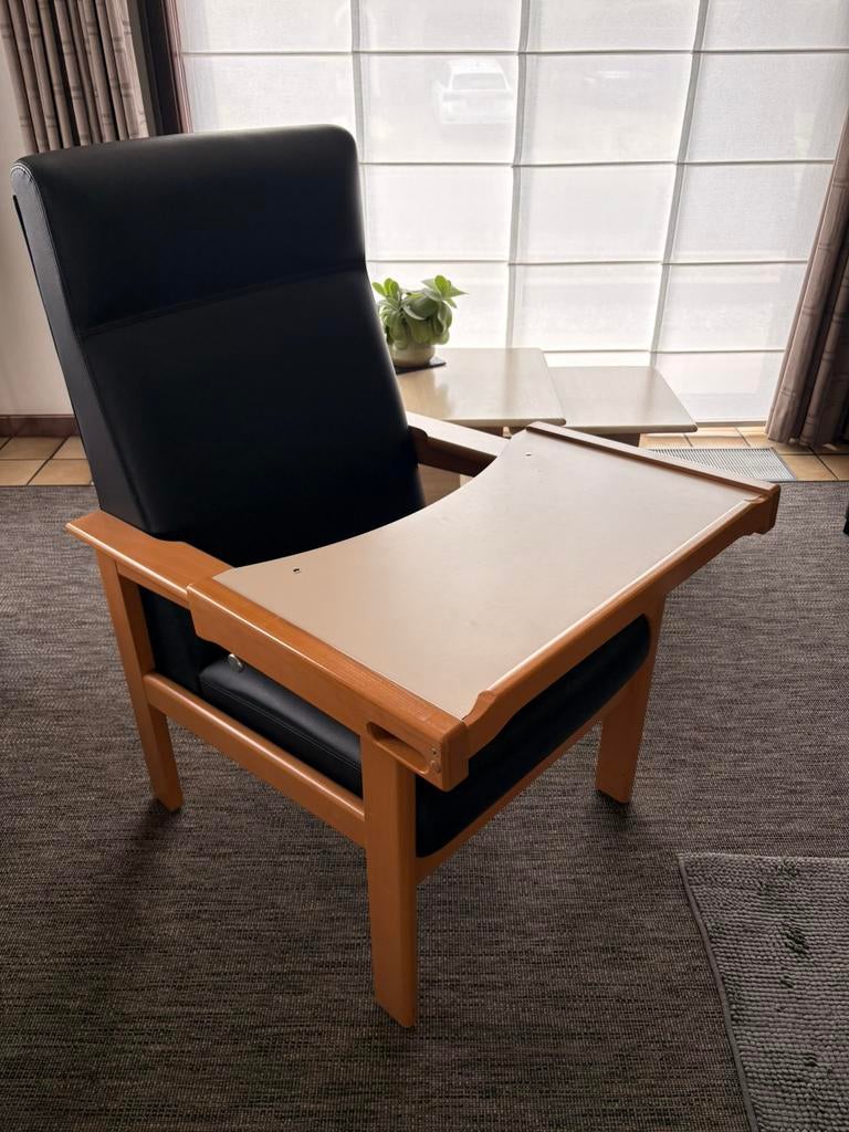 Kwalitatieve Haelvoet Relaxzetel + Afneembaar Tablet, Huis en Inrichting, Ophalen, Zo goed als nieuw, Hout